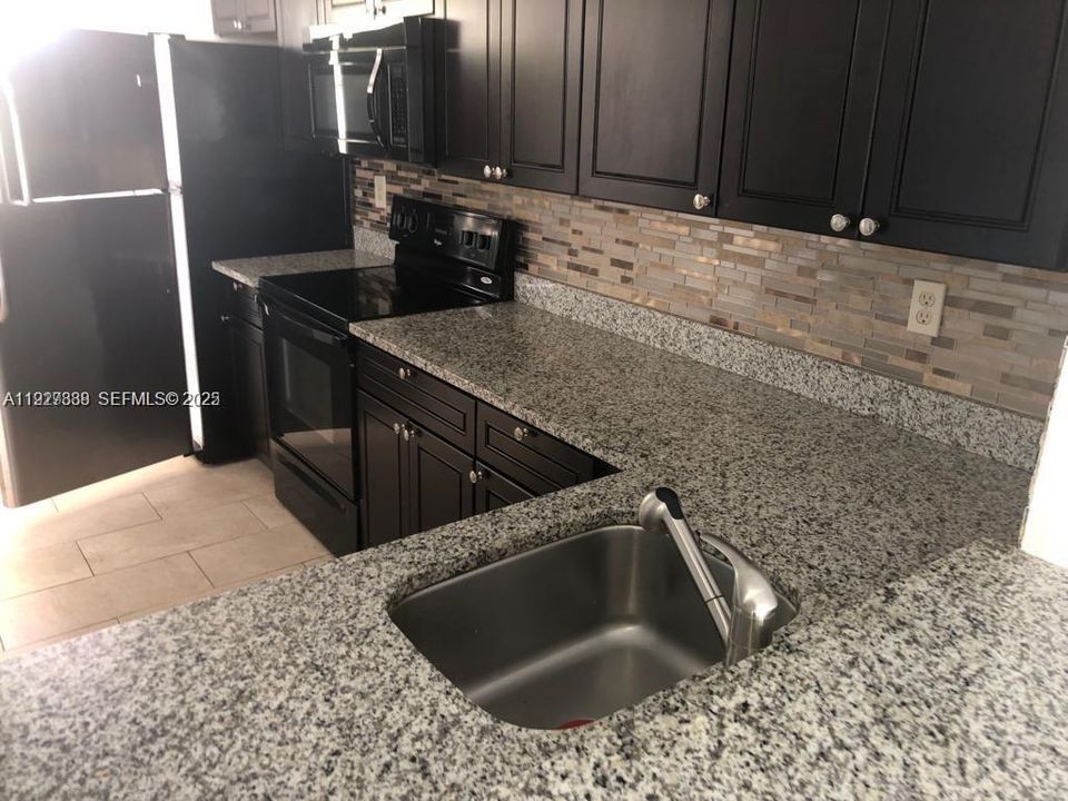 В аренду: $3,600 (4 спален, 2 ванн, 0 Квадратных фут)