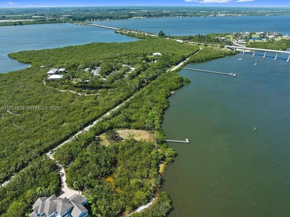 En Venta: $1,999,999 (3.42 acres)