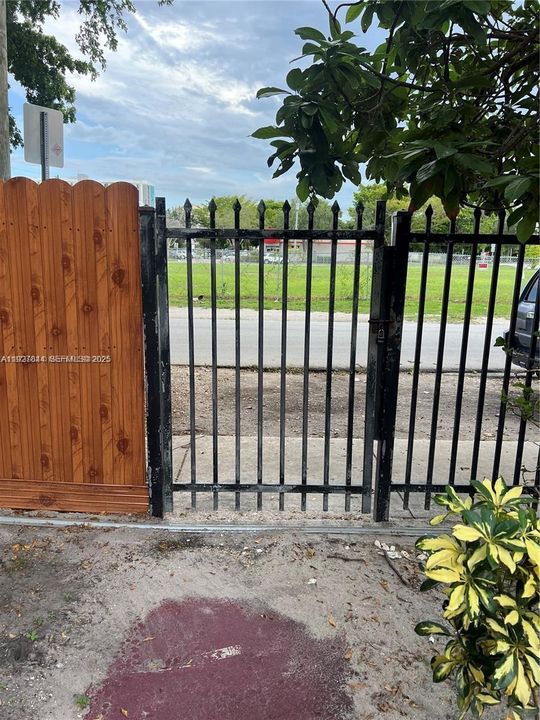 En Venta: $699,000 (3 camas, 2 baños, 1440 Pies cuadrados)