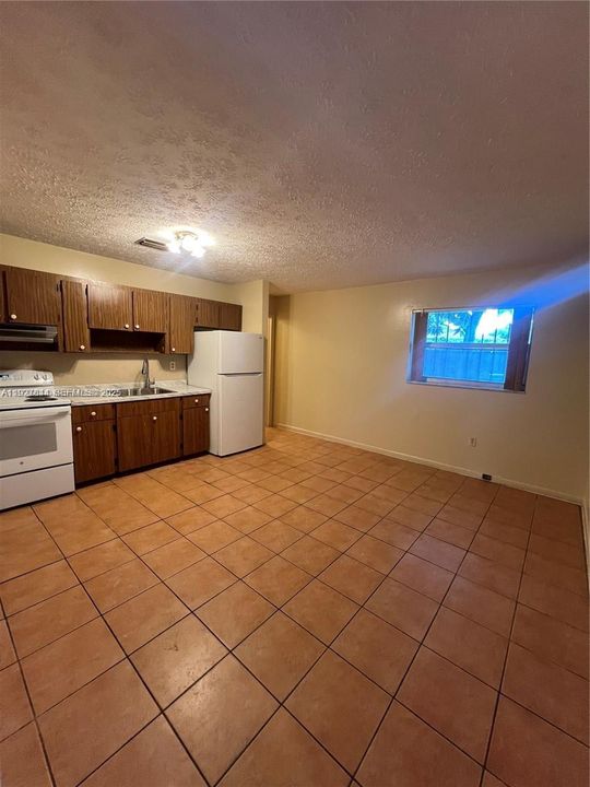 En Venta: $699,000 (3 camas, 2 baños, 1440 Pies cuadrados)