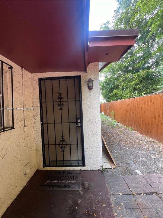 En Venta: $699,000 (3 camas, 2 baños, 1440 Pies cuadrados)