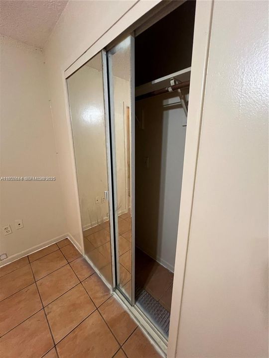 En Venta: $699,000 (3 camas, 2 baños, 1440 Pies cuadrados)