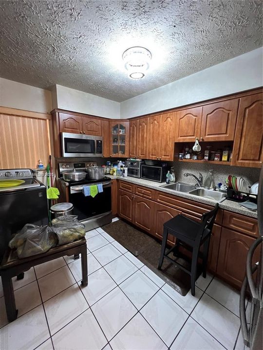 En Venta: $699,000 (3 camas, 2 baños, 1440 Pies cuadrados)