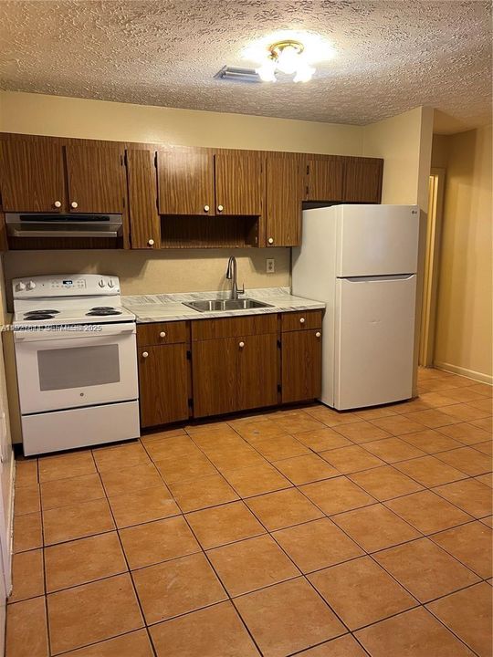 En Venta: $699,000 (3 camas, 2 baños, 1440 Pies cuadrados)