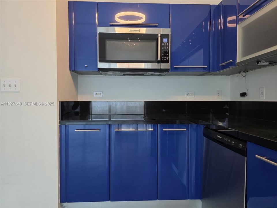 待售: $257,900 (0 贝兹, 1 浴室, 506 平方英尺)