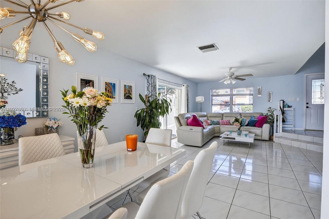 待售: $674,900 (4 贝兹, 2 浴室, 2117 平方英尺)