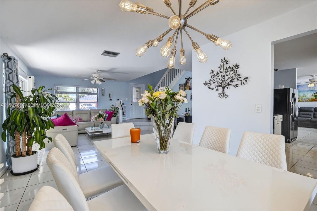 待售: $674,900 (4 贝兹, 2 浴室, 2117 平方英尺)