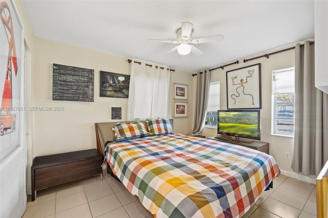 For Sale: $799,000 (3 beds, 2 baths, 1284 Square Feet)