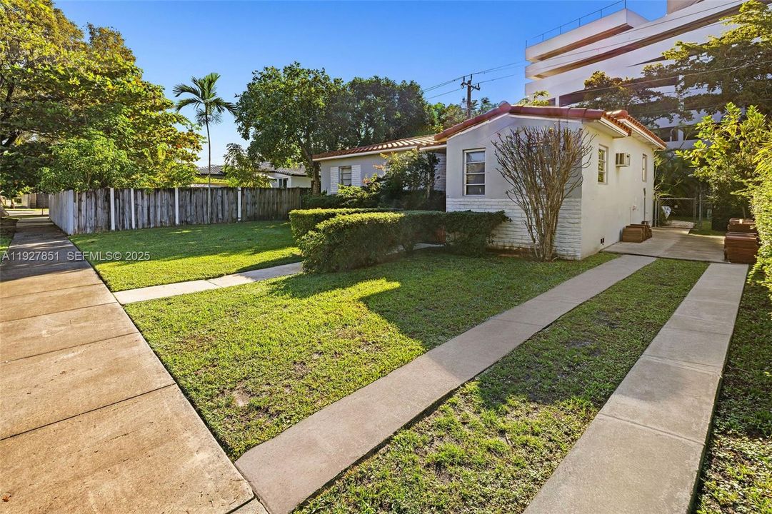For Sale: $799,000 (3 beds, 2 baths, 1284 Square Feet)