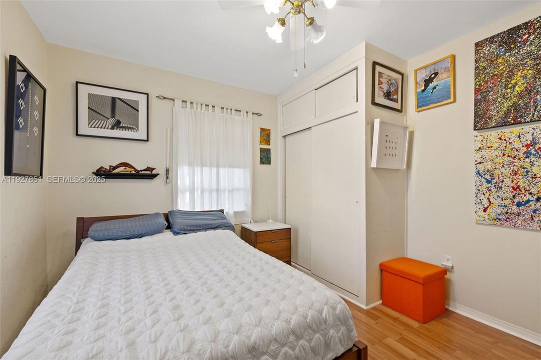 For Sale: $799,000 (3 beds, 2 baths, 1284 Square Feet)