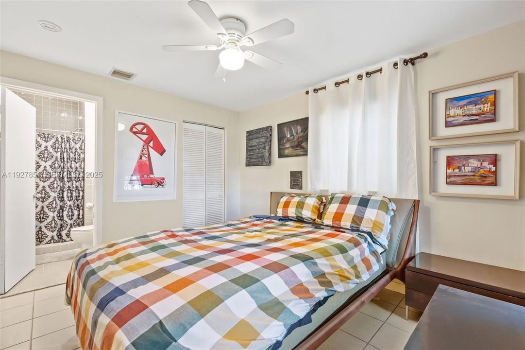 For Sale: $799,000 (3 beds, 2 baths, 1284 Square Feet)