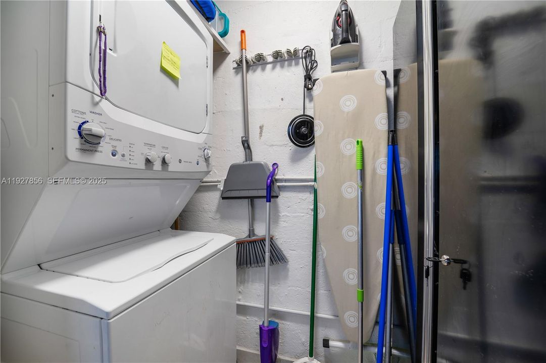 待售: $480,000 (3 贝兹, 1 浴室, 1234 平方英尺)