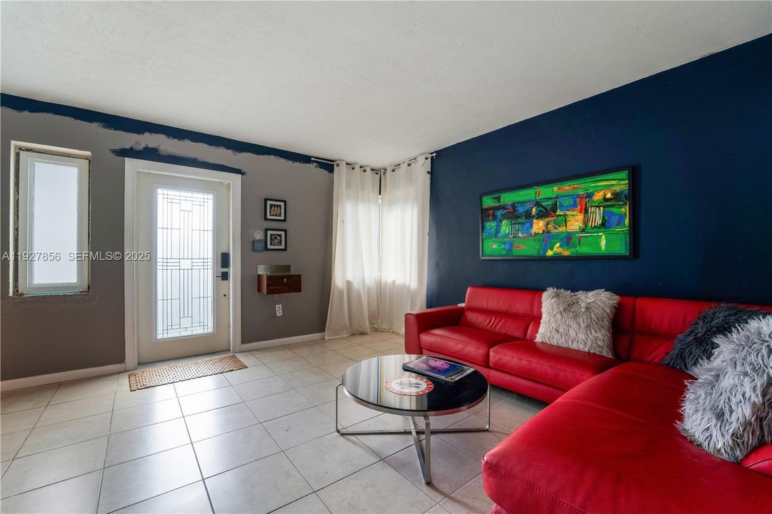 待售: $480,000 (3 贝兹, 1 浴室, 1234 平方英尺)