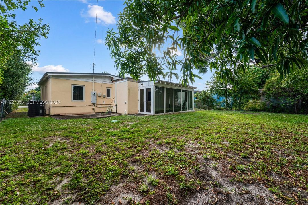 待售: $480,000 (3 贝兹, 1 浴室, 1234 平方英尺)