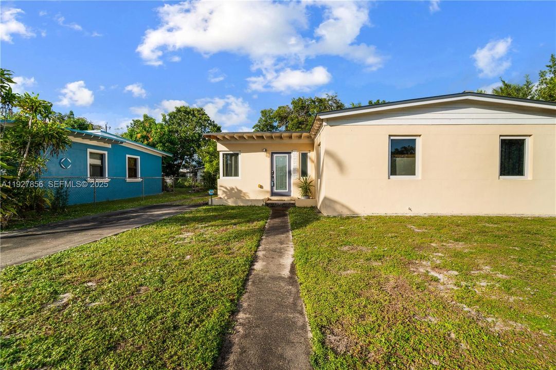 待售: $480,000 (3 贝兹, 1 浴室, 1234 平方英尺)