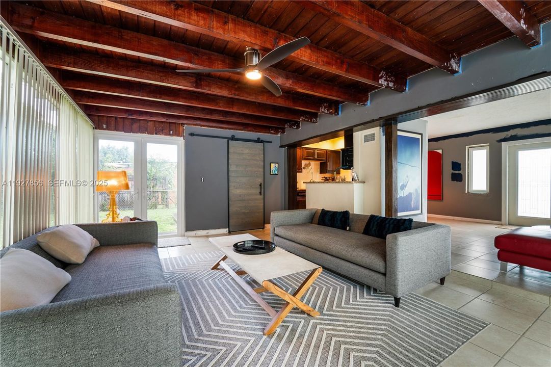 待售: $480,000 (3 贝兹, 1 浴室, 1234 平方英尺)