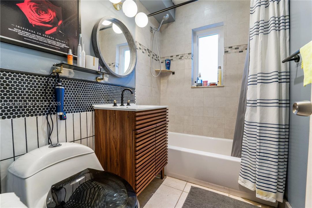 待售: $480,000 (3 贝兹, 1 浴室, 1234 平方英尺)