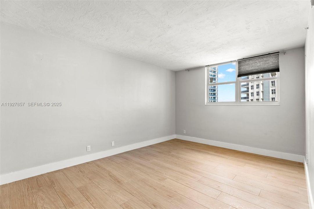 待售: $879,000 (2 贝兹, 1 浴室, 1251 平方英尺)