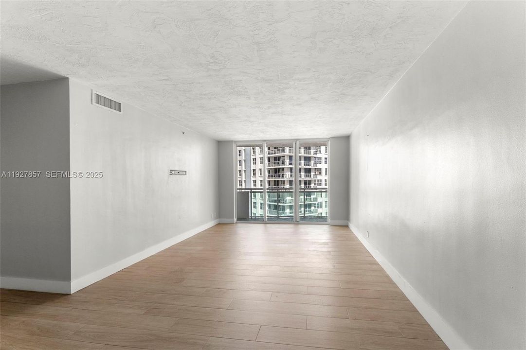 待售: $879,000 (2 贝兹, 1 浴室, 1251 平方英尺)