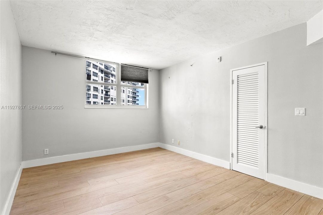 待售: $879,000 (2 贝兹, 1 浴室, 1251 平方英尺)