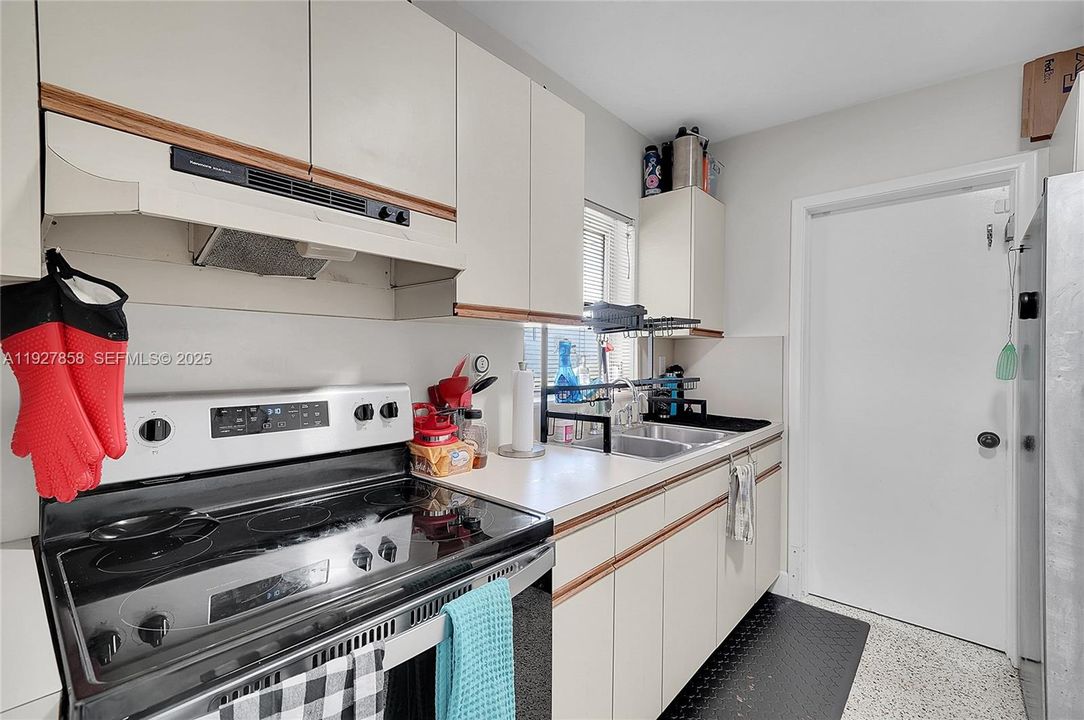 En Venta: $585,000 (3 camas, 2 baños, 1152 Pies cuadrados)