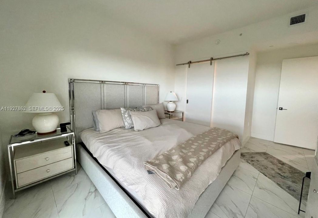 En Renta: $4,100 (3 camas, 3 baños, 1297 Pies cuadrados)