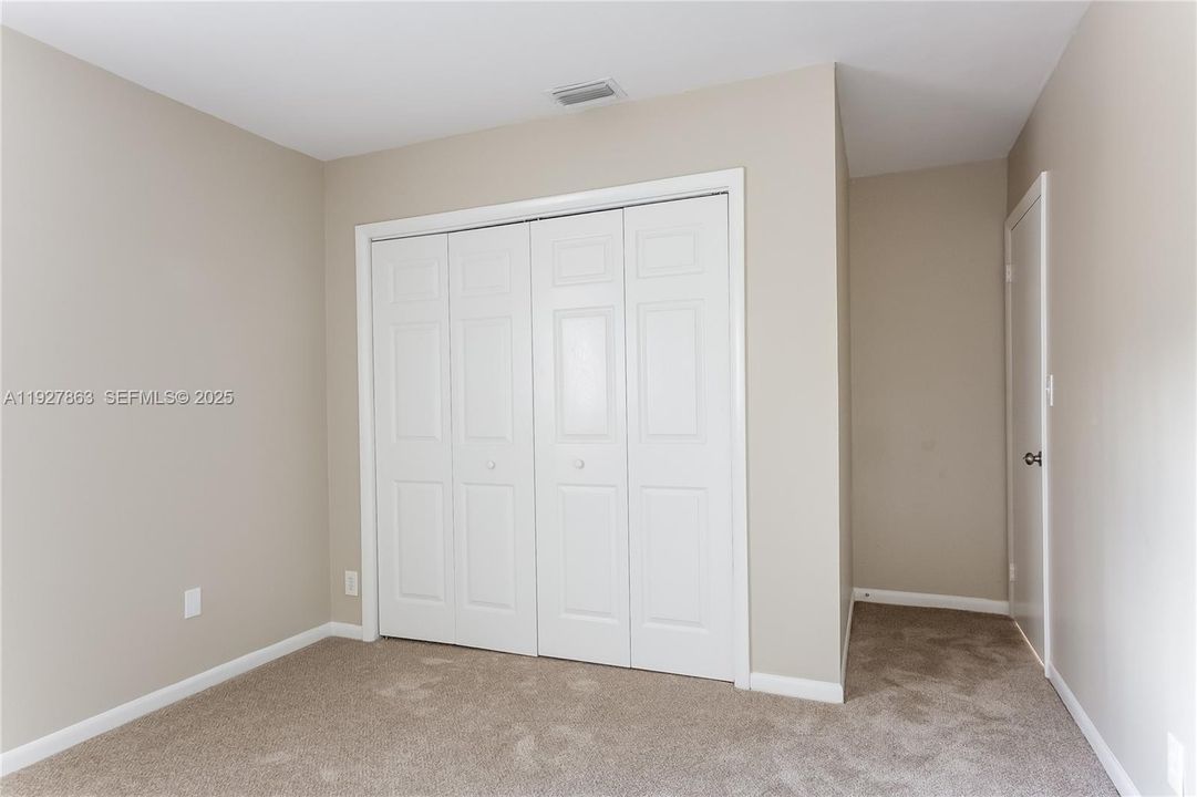 For Rent: $3,325 (4 beds, 2 baths, 1870 Square Feet)