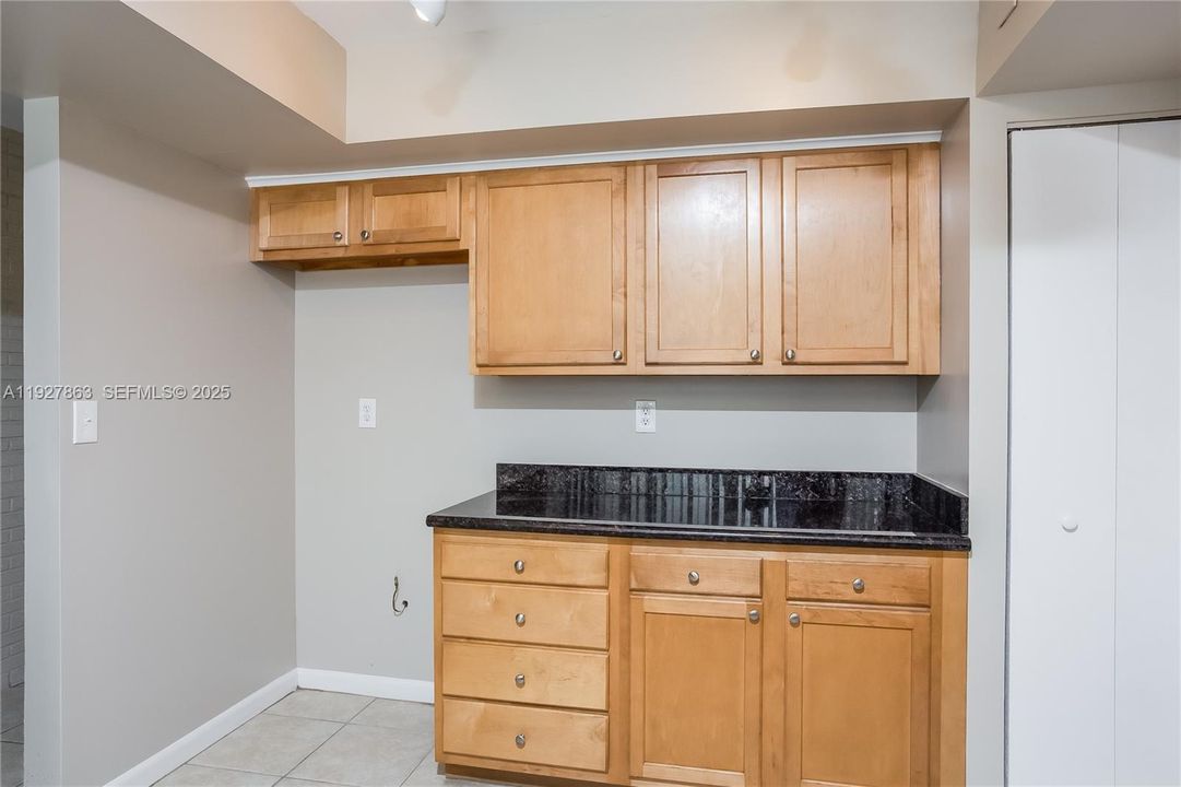 For Rent: $3,325 (4 beds, 2 baths, 1870 Square Feet)