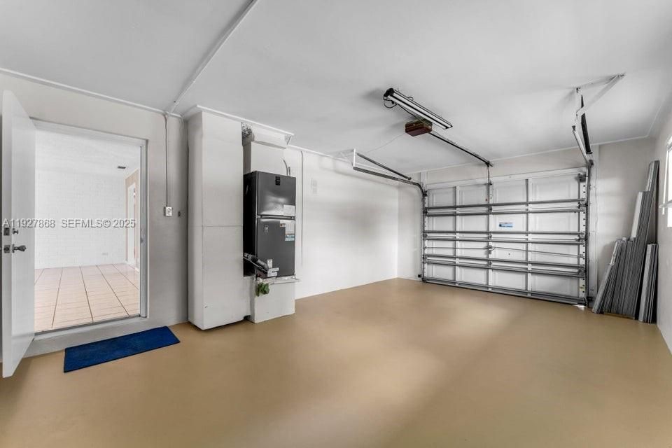 En Venta: $789,000 (3 camas, 2 baños, 2378 Pies cuadrados)