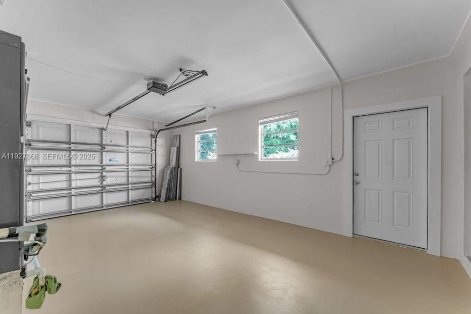 En Venta: $789,000 (3 camas, 2 baños, 2378 Pies cuadrados)