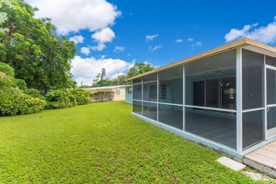 En Venta: $789,000 (3 camas, 2 baños, 2378 Pies cuadrados)