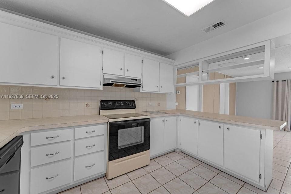 En Venta: $789,000 (3 camas, 2 baños, 2378 Pies cuadrados)