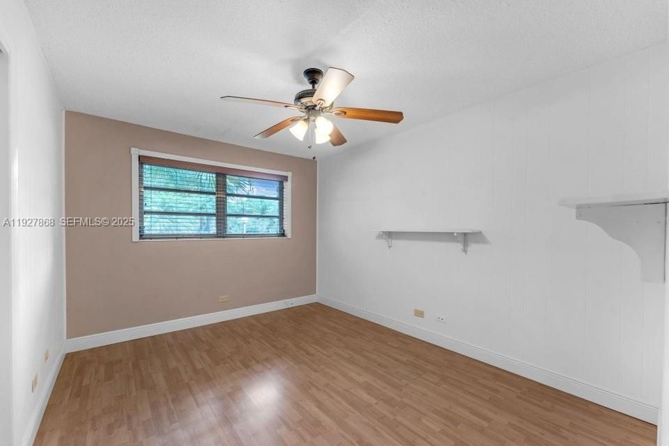 En Venta: $789,000 (3 camas, 2 baños, 2378 Pies cuadrados)