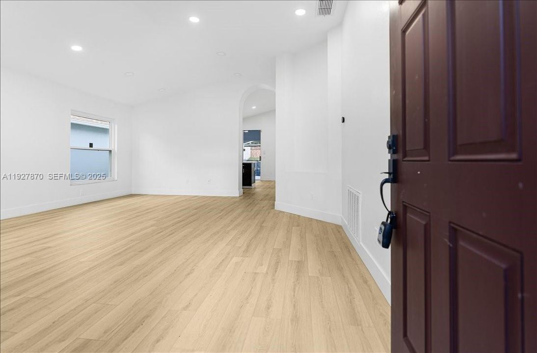 En Venta: $499,000 (3 camas, 2 baños, 1590 Pies cuadrados)