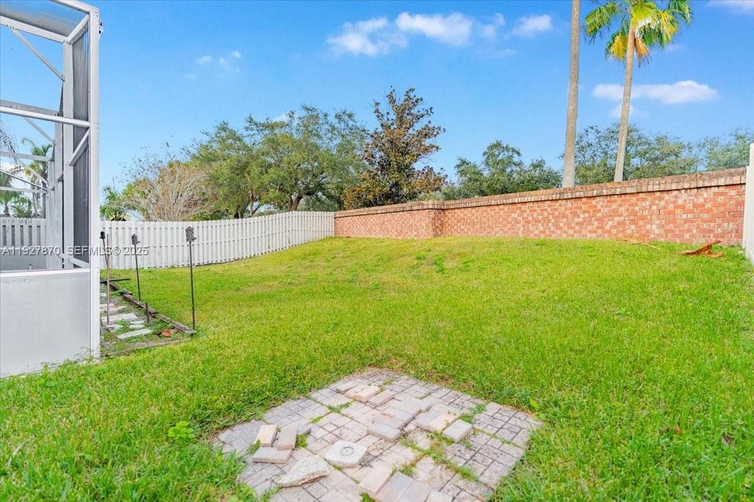 En Venta: $499,000 (3 camas, 2 baños, 1590 Pies cuadrados)