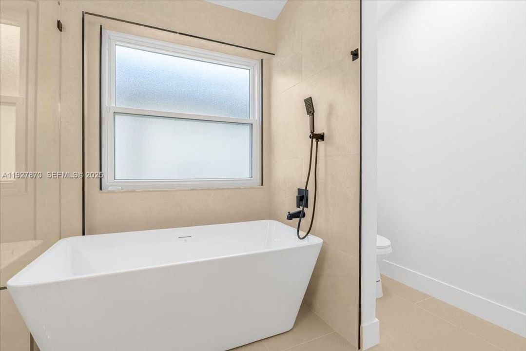 En Venta: $499,000 (3 camas, 2 baños, 1590 Pies cuadrados)