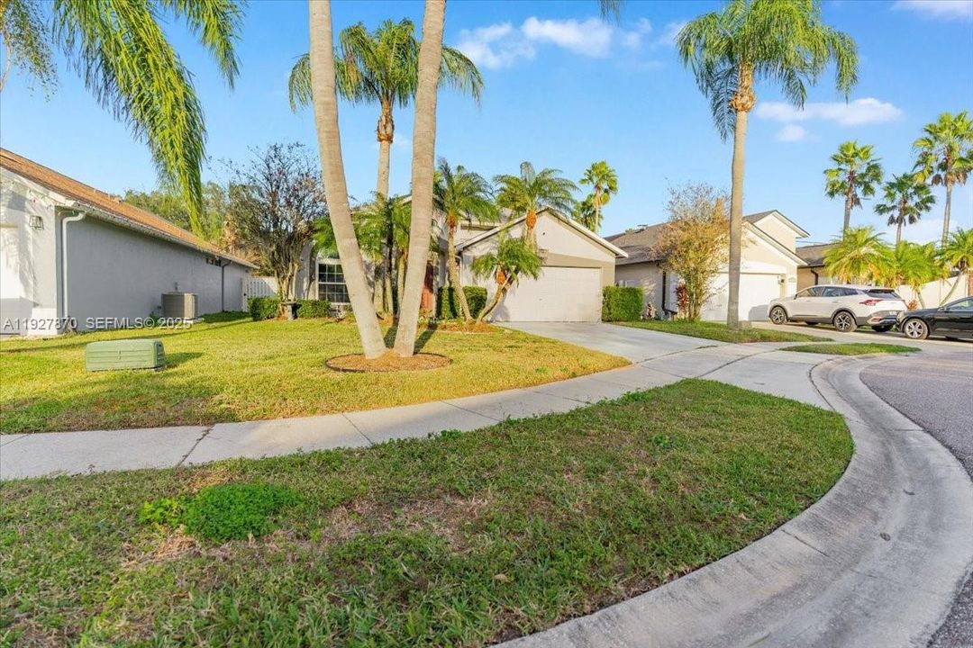 En Venta: $499,000 (3 camas, 2 baños, 1590 Pies cuadrados)