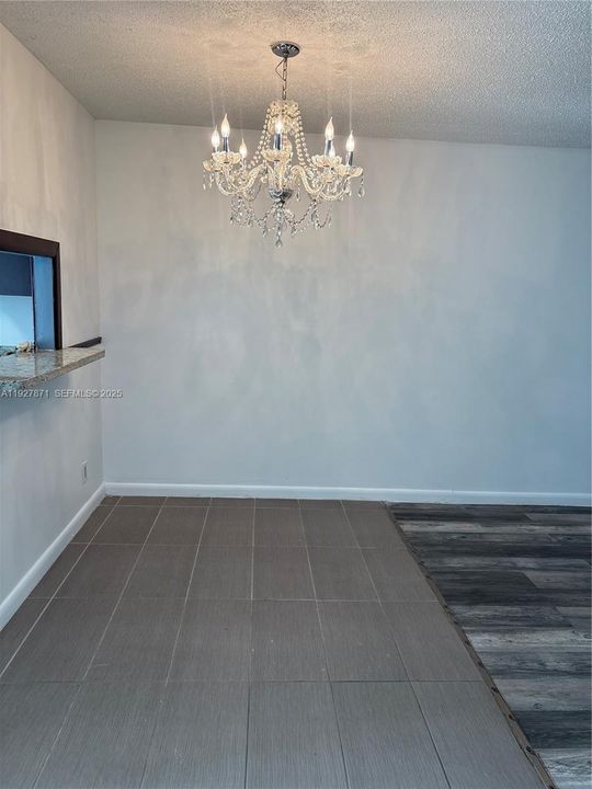 待售: $175,000 (2 贝兹, 2 浴室, 870 平方英尺)