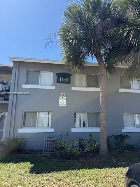 В аренду: $1,900 (3 спален, 2 ванн, 918 Квадратных фут)