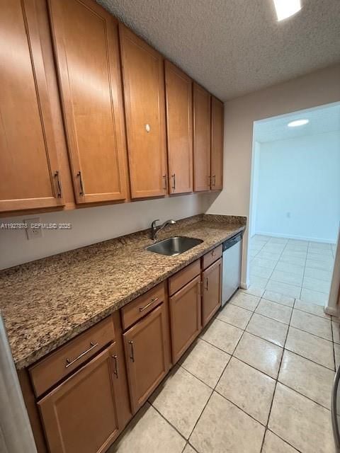 В аренду: $1,900 (3 спален, 2 ванн, 918 Квадратных фут)