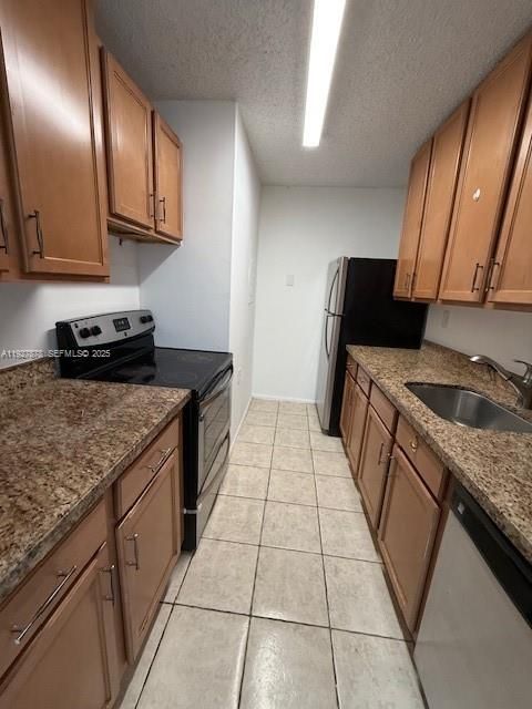 В аренду: $1,900 (3 спален, 2 ванн, 918 Квадратных фут)