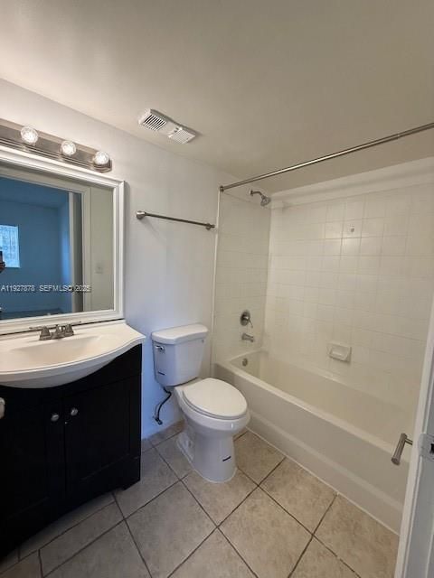 В аренду: $1,900 (3 спален, 2 ванн, 918 Квадратных фут)