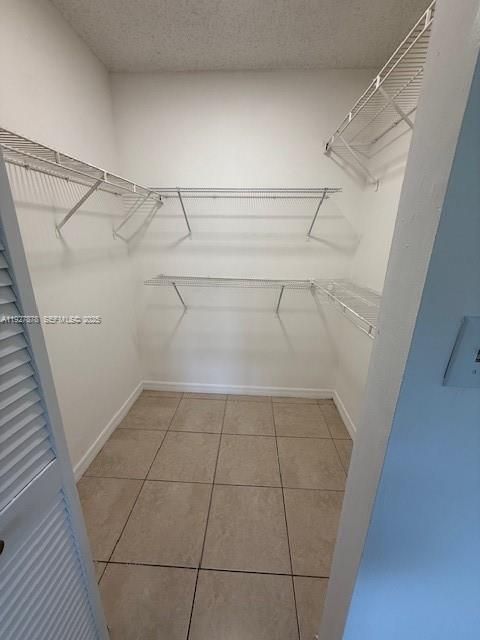 В аренду: $1,900 (3 спален, 2 ванн, 918 Квадратных фут)