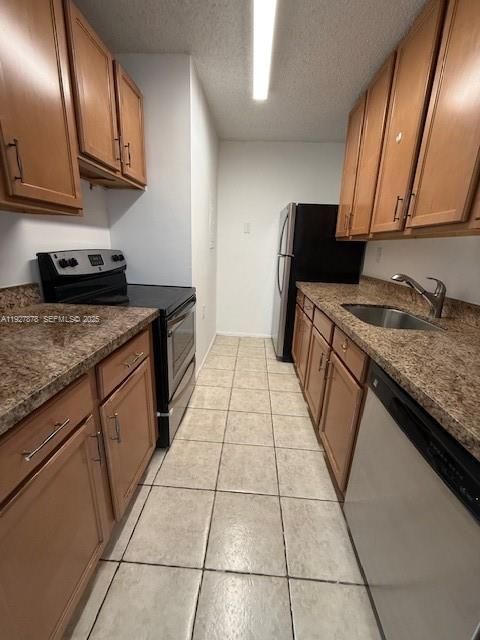 В аренду: $1,900 (3 спален, 2 ванн, 918 Квадратных фут)