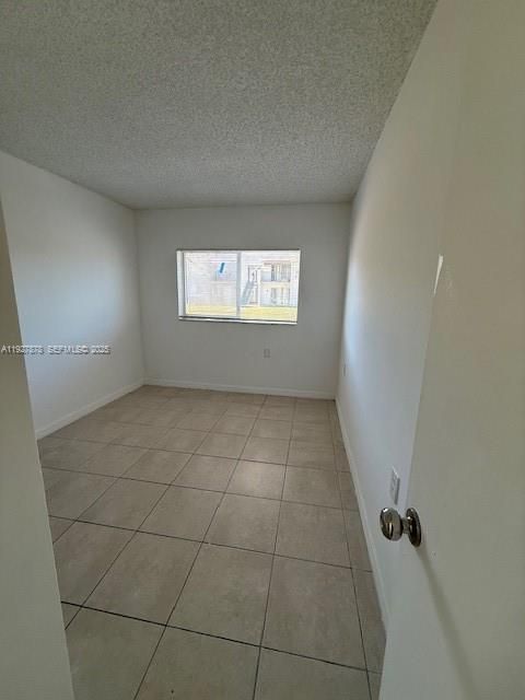 В аренду: $1,900 (3 спален, 2 ванн, 918 Квадратных фут)