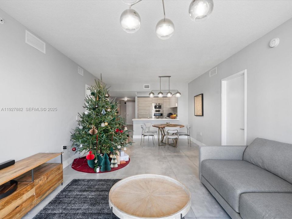 En Venta: $1,200,000 (2 camas, 3 baños, 1541 Pies cuadrados)