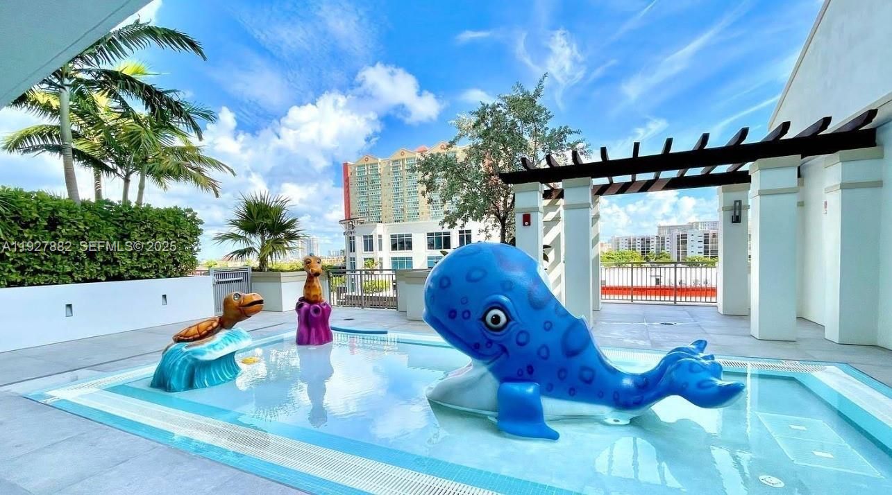 En Venta: $1,200,000 (2 camas, 3 baños, 1541 Pies cuadrados)