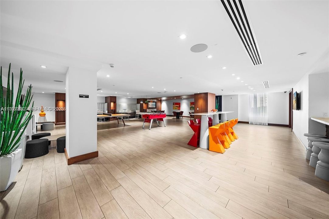 En Venta: $1,200,000 (2 camas, 3 baños, 1541 Pies cuadrados)