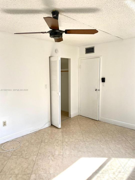 For Rent: $1,900 (2 beds, 2 baths, 1000 Square Feet)