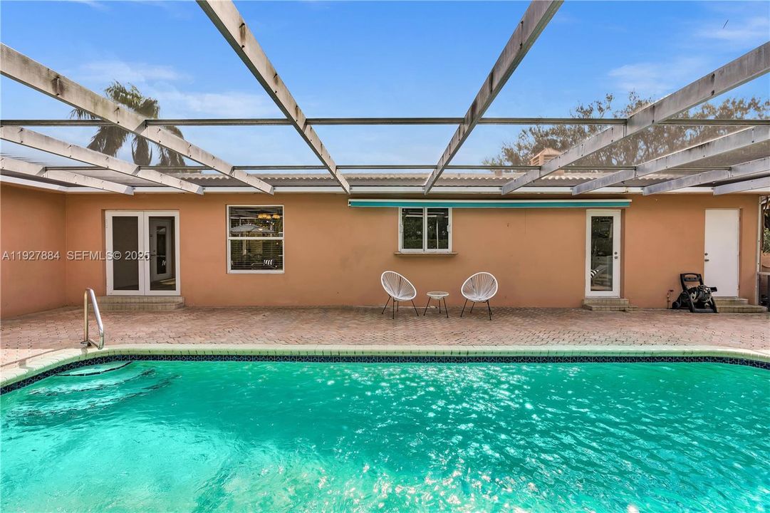 For Sale: $920,000 (3 beds, 3 baths, 1830 Square Feet)